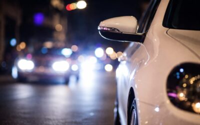 Amenzi și puncte de penalizare pentru șoferii care avertizează prin flash-uri prezența radarelor