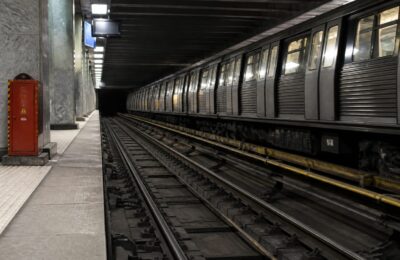 Metroul din București riscă să fie oprit din cauza unei datorii de peste 11,5 milioane de lei la electricitate