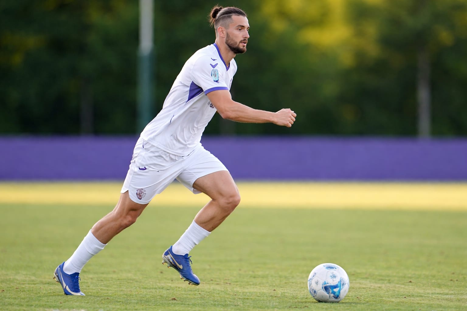 Radu Drăgușin a fost titular pentru Fiorentina în meciul amical cu Real Madrid