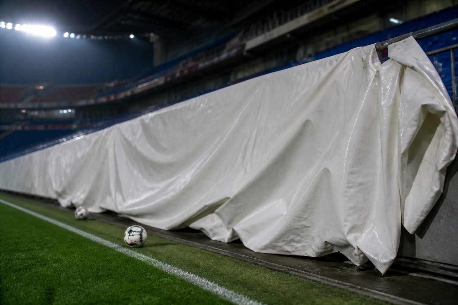 Marginea terenului la Groupama Stadium