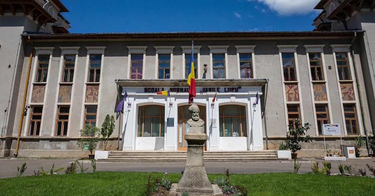 Clădirea instituției de învățământ vizată