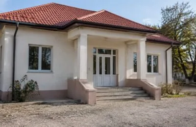 Primăria Golăiești a dat aceleiași firme contracte de 397.000 de lei pentru apă-canal, fără licitație